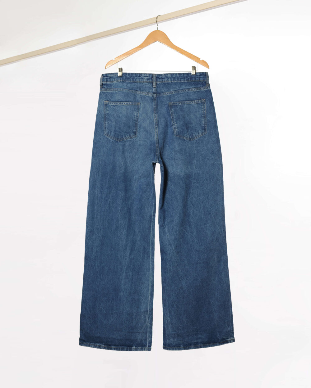 JEAN YOLI BIGOTE /// AW2025 - Imagen 3